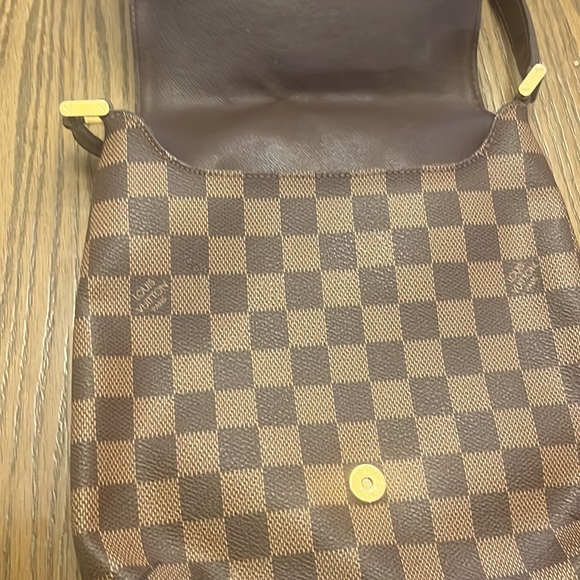 LV Damier - Picture 2 of 5